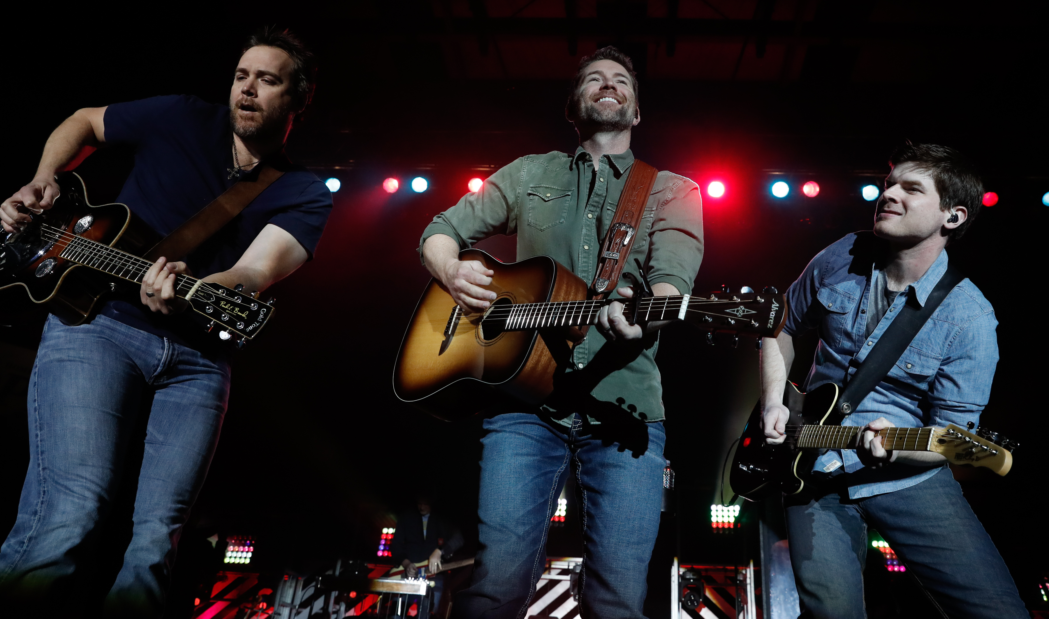 LIVE PHOTOS Josh Turner performs Friday concert at UNK