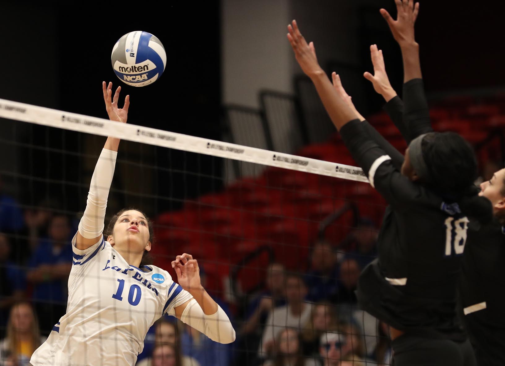 Julianne Jackson (10) is one of four seniors who finished their UNK volleyball careers during Saturday’s NCAA Division II national championship match in Denver. (Photos by Corbey R. Dorsey, UNK Communications)