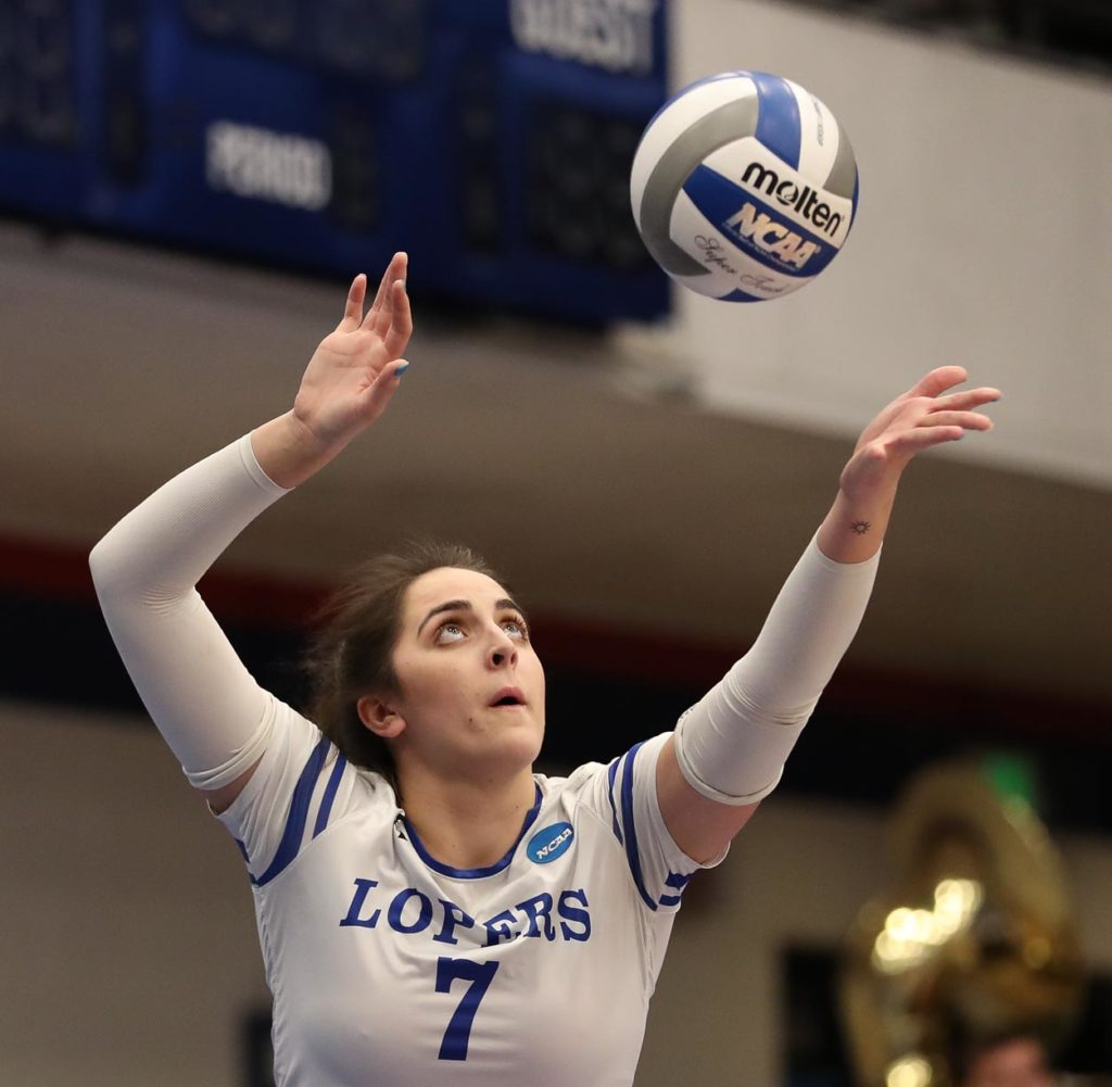 UNK junior Anna Squiers serves during Saturday’s NCAA Division II national championship match against Cal State San Bernardino.