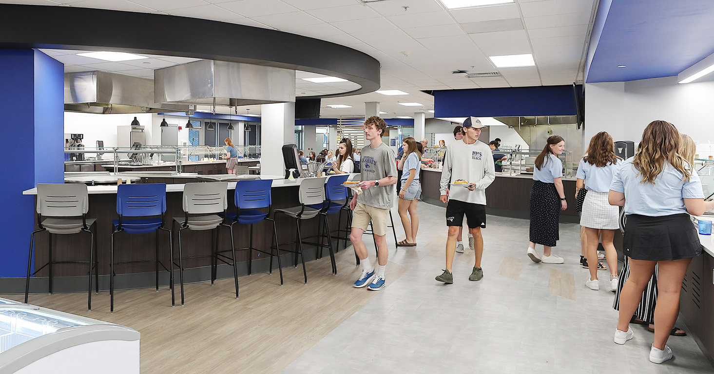 UNK’s main dining hall, now known as The Graze, was recently renovated. The space features an enhanced entrance, improved audio/video system and updated furniture, TVs and menu boards, as well as new flooring, paint, finishes and branding elements. The project also improved handicapped accessibility and increased the seating capacity. (Photos by Erika Pritchard, UNK Communications)