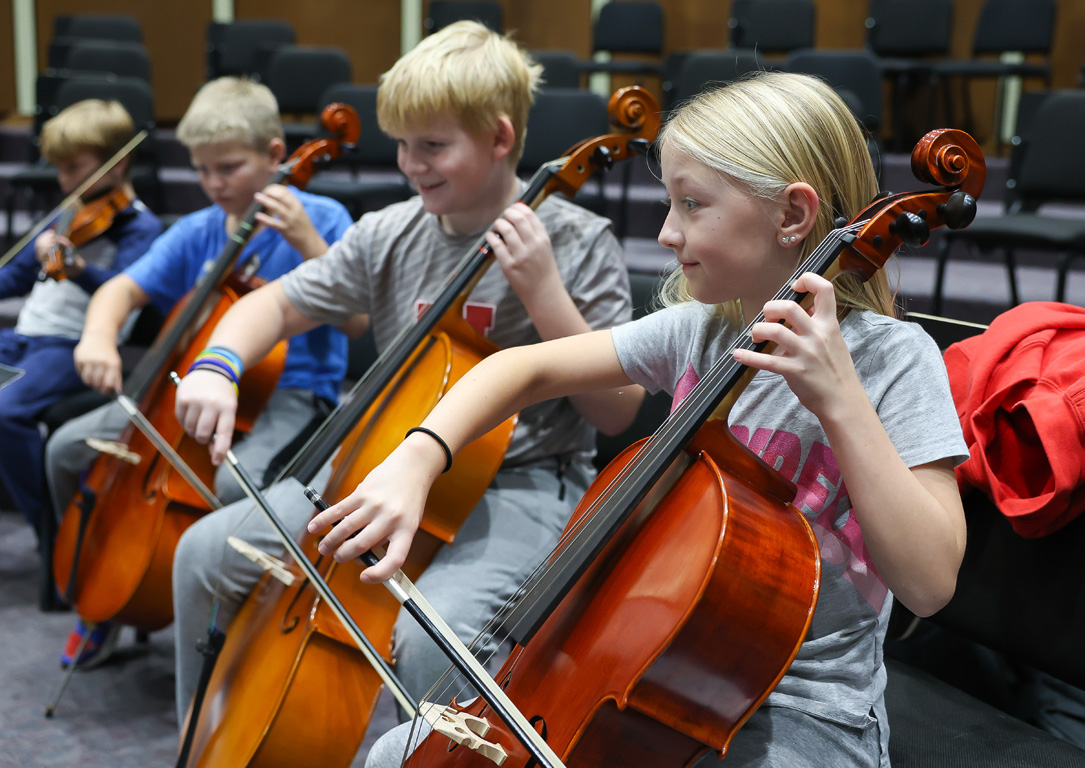 The UNK String Project offers beginning, intermediate and advanced instruction in viola, bass, cello and violin. Classes meet twice a week on the UNK campus.