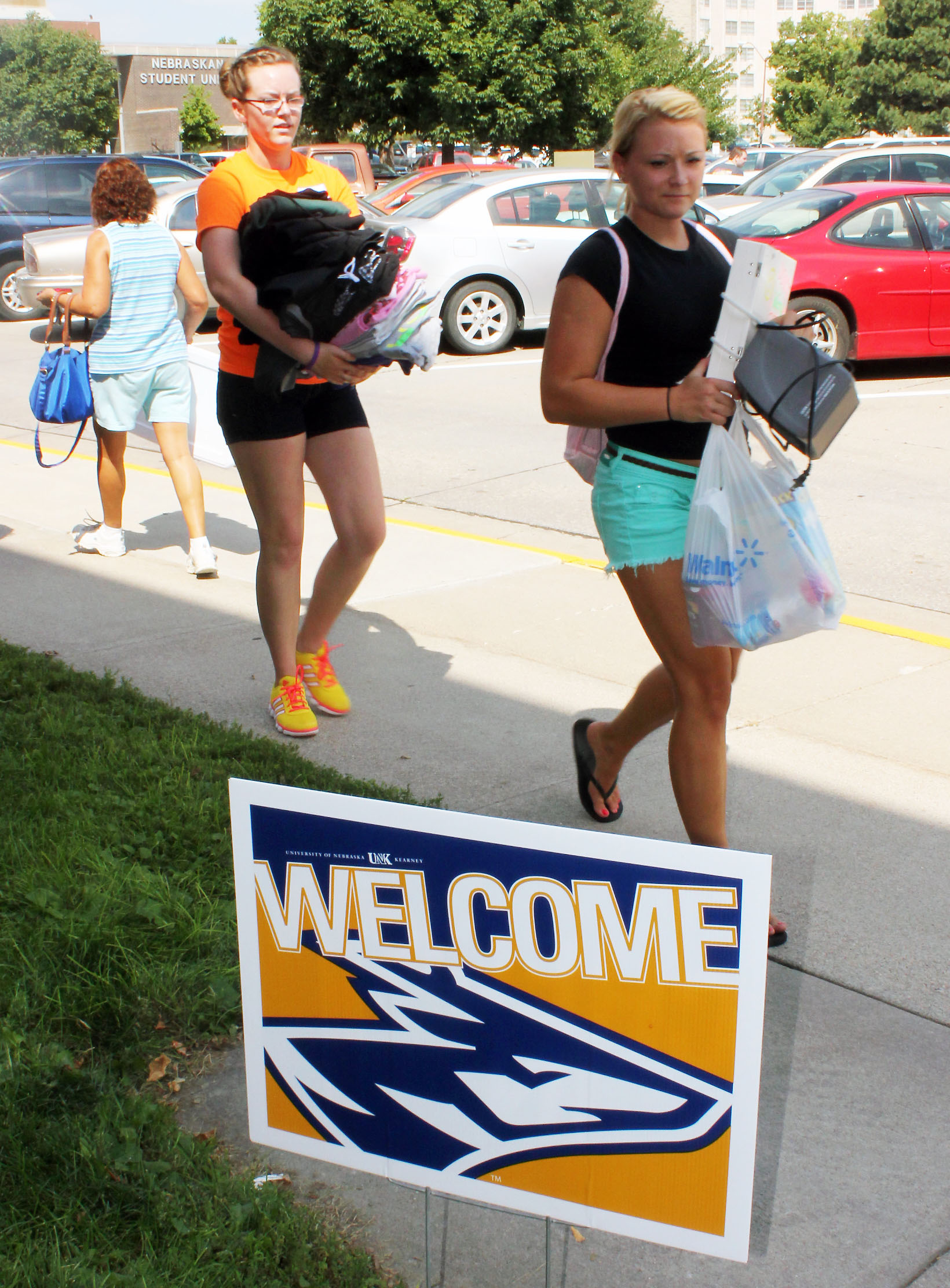 PHOTO GALLERY Move In Day UNK News
