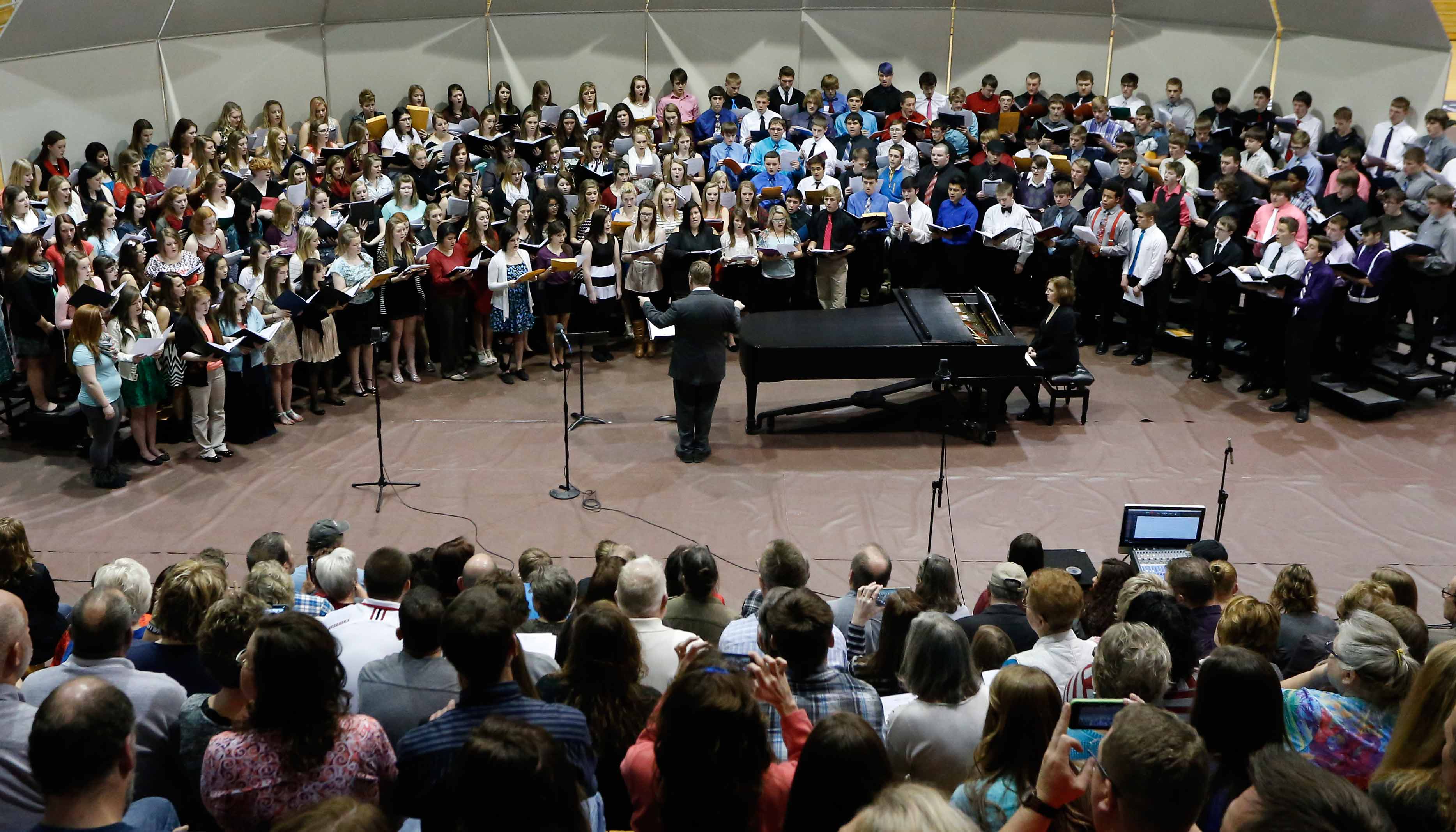 Choraleers, high school choirs perform music of Andre Thomas UNK News