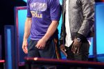 Bryce Abbey with "TKO: Total Knock Out" host Kevin Hart. (Photo by Sonja Flemming, CBS ©2018 CBS Broadcasting)