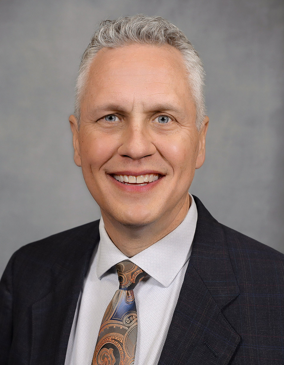 ‘Best of the best’ Kyle Luthans receives UNK’s Distinguished Faculty