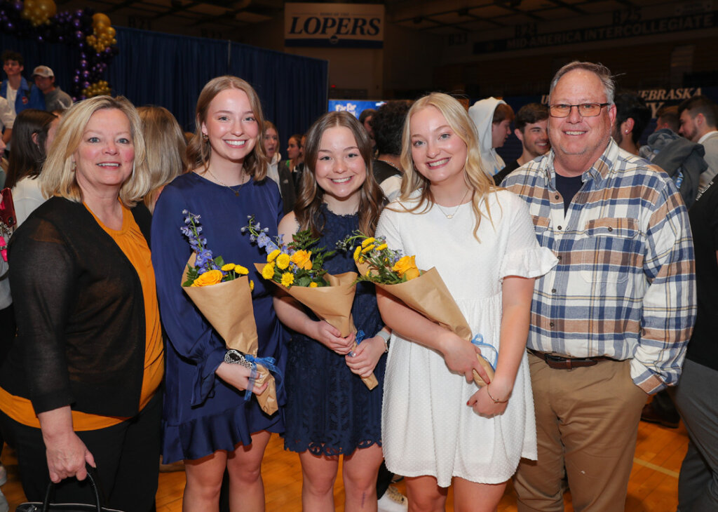 Aidan Weidner Aspen Luebbe Voted Unk Homecoming King And Queen Unk News 