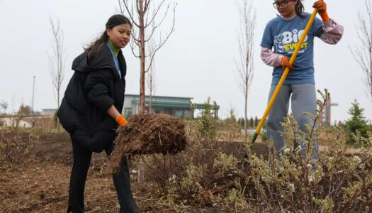 UNK students volunteer at Yanney Park.