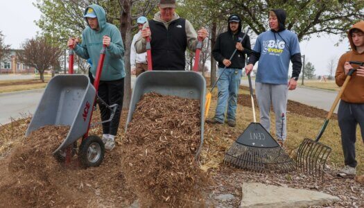 UNK students volunteer at Yanney Park.