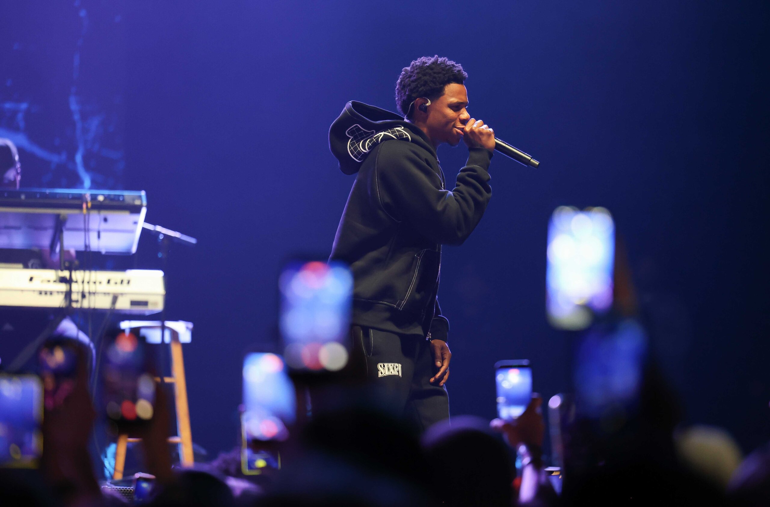A Boogie Wit da Hoodie performs during the UNK spring concert.