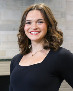 Elly Piper headshot