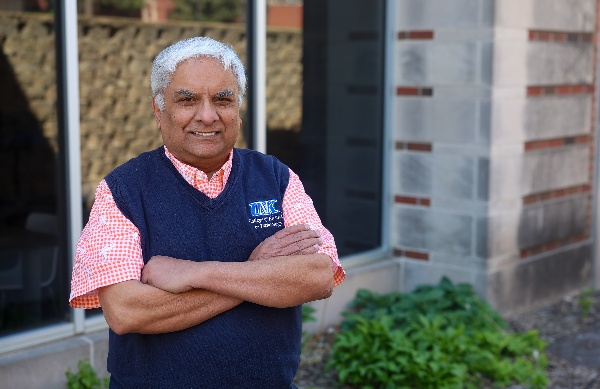 One final advising session with retiring UNK marketing professor Sri Seshadri