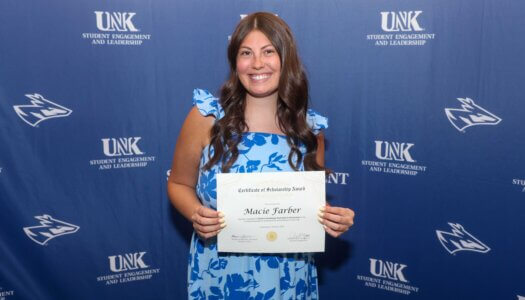 Macie Farber receives an FSL scholarship.