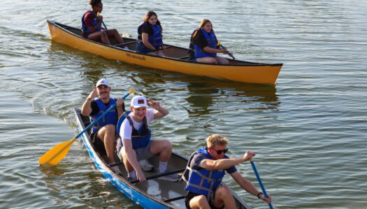 UNK students canoe at Yanney Park.