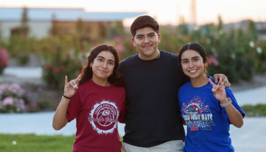 UNK students pose for a photo at Yanney Park.