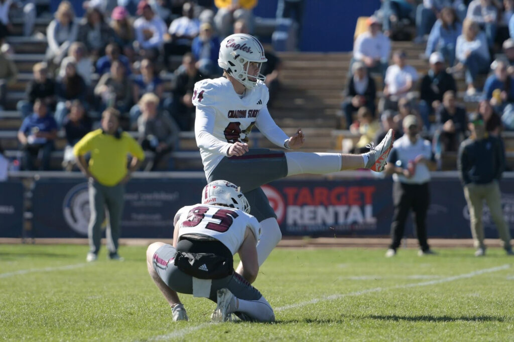 Shay Prichard kicks for Chadron State College.