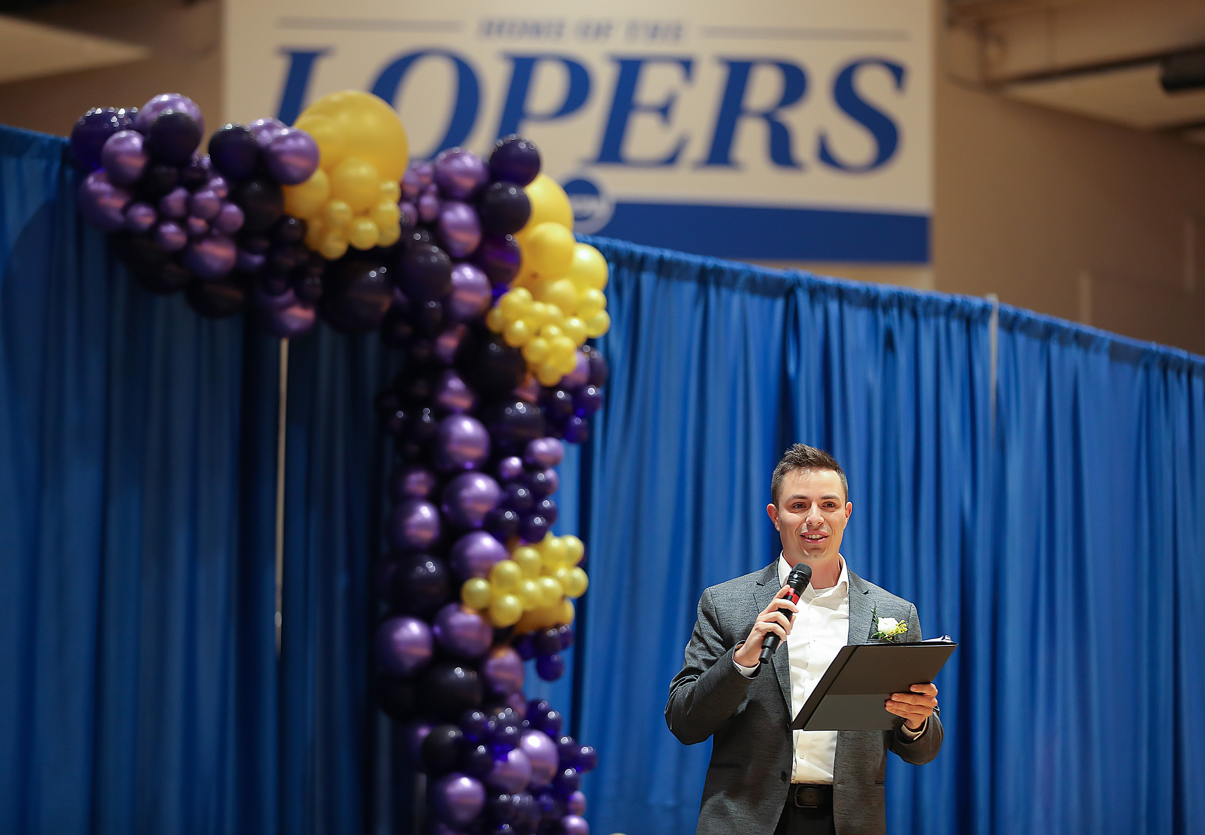 Austin Jacobsen serves as emcee during the 2022 homecoming lipsync competition at UNK.