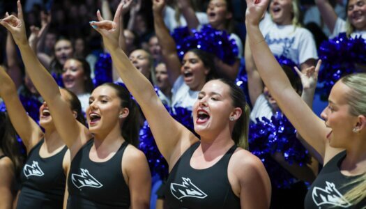 The Sapphires throw their Lopes.